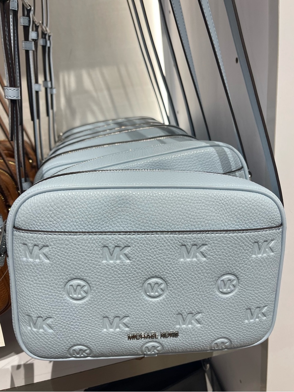 Michael Kors Jet Set Travel Lg Logo Debossed EW Camera Crossbody
Pale Ocean
NWT